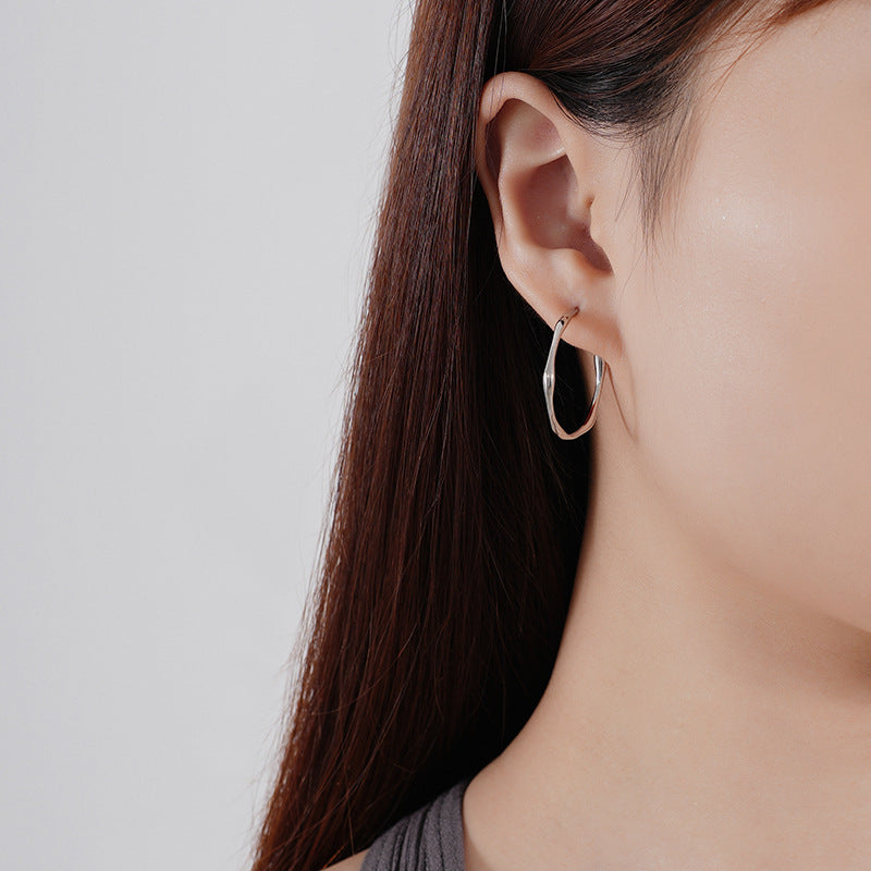 Yuanfan 925 sterling silver cold wind retro stud earrings summer European and American ins circle twist earrings women's high-end ear buckles