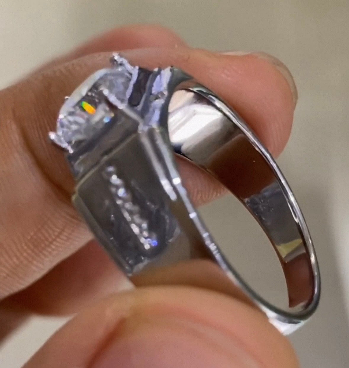 2Ct D-color Round Cut Moissanite Diamond S925 Sterling Silver Classic 18K White Gold Plated Man Ring