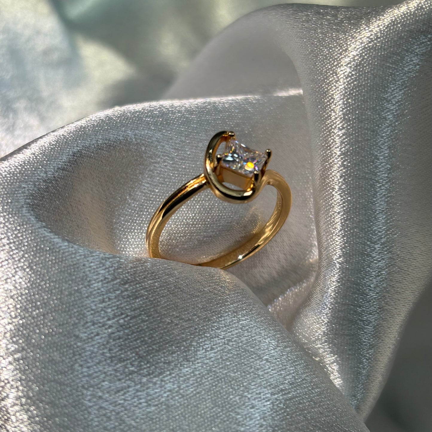 1ct Princess Cut Moissanite Diamond S925 Sterling Silver Classic 18K Gold Plated Ring