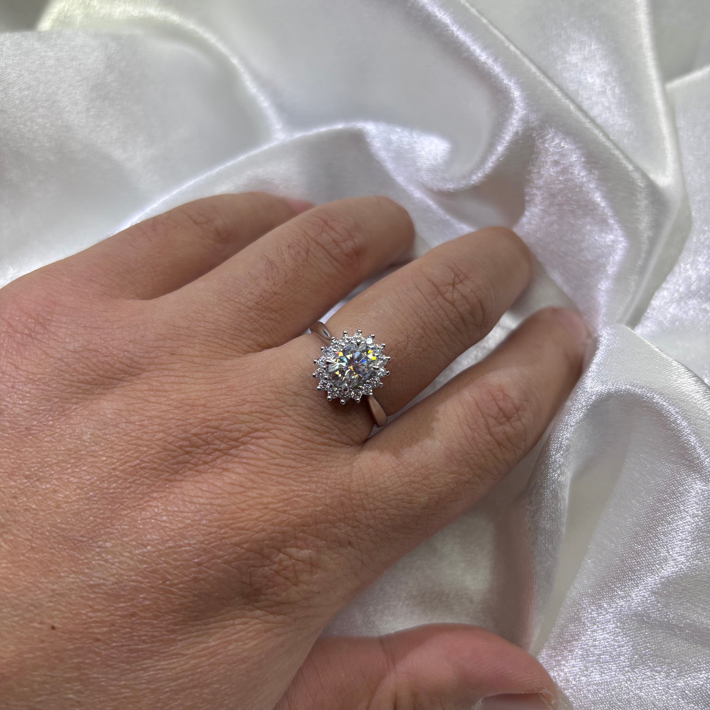 1.5ct Oval Cut Moissanite Diamond S925 Sterling Silver Classic 18K Gold Plated Ring