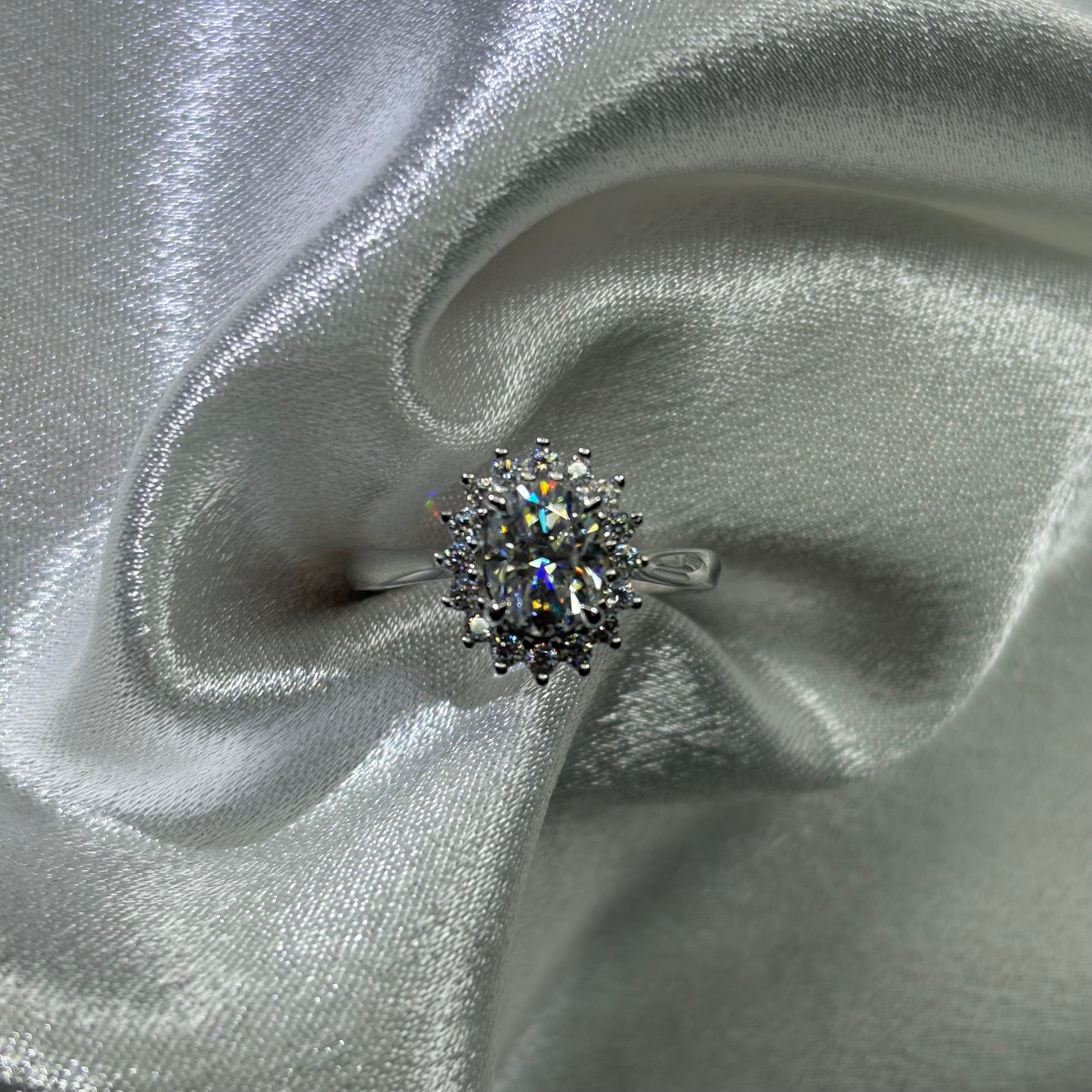 1.5ct Oval Cut Moissanite Diamond S925 Sterling Silver Classic 18K Gold Plated Ring